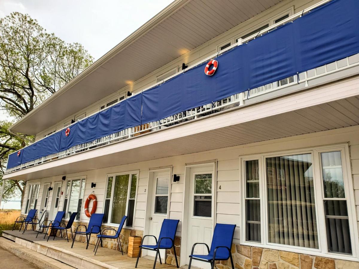 Les Petits Studios Du Bord De L'Eau Saint-Joseph-de-la-Rive Exterior photo